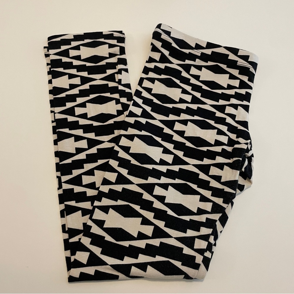 Tribal/southwestern print leggings size medium